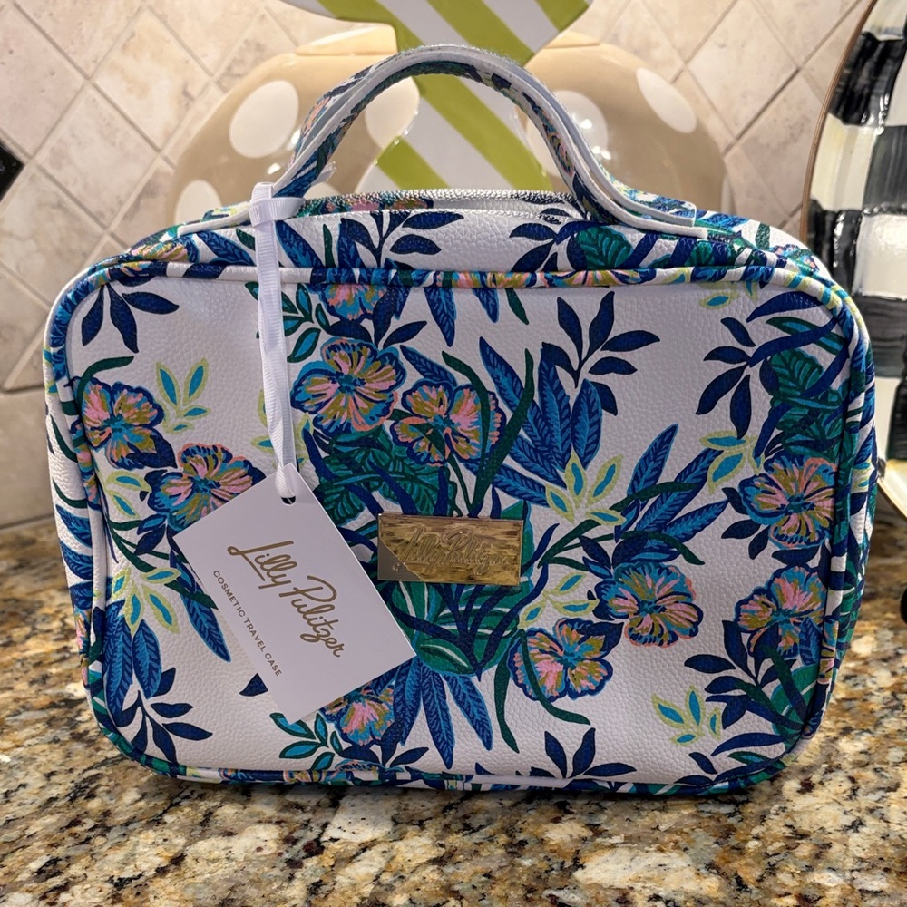 Lilly Pulitzer The Hottest Spot Cosmetic Bag. NWT